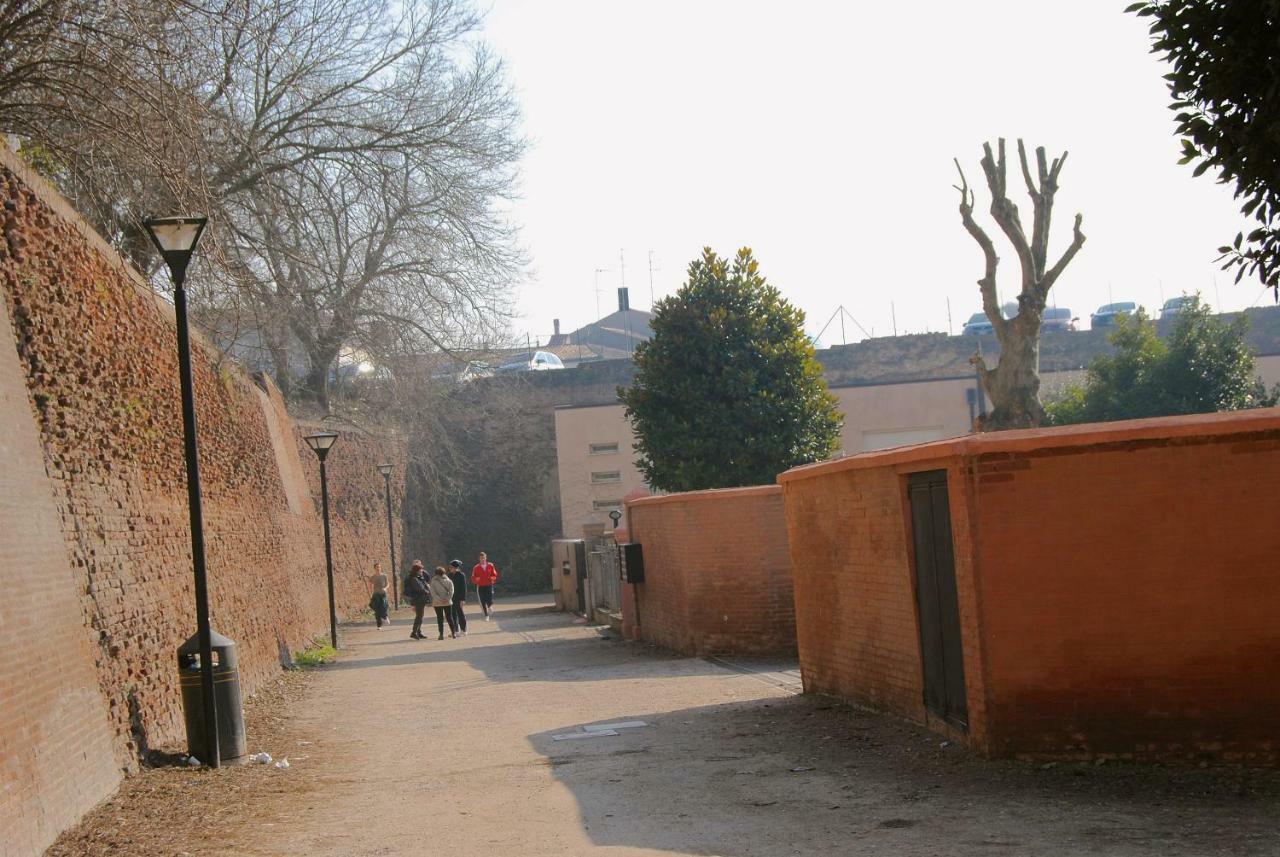 Charming Flat In Centro A Ferrara Con Posto Auto Exterior foto