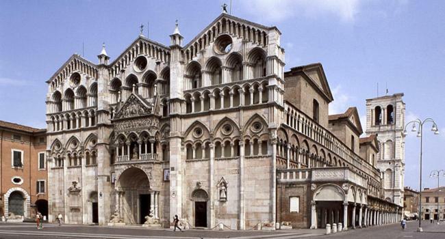 Charming Flat In Centro A Ferrara Con Posto Auto Exterior foto