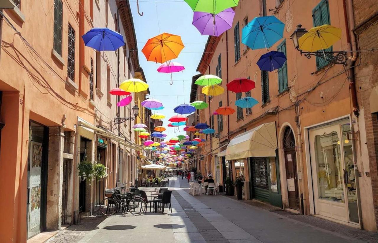 Charming Flat In Centro A Ferrara Con Posto Auto Exterior foto