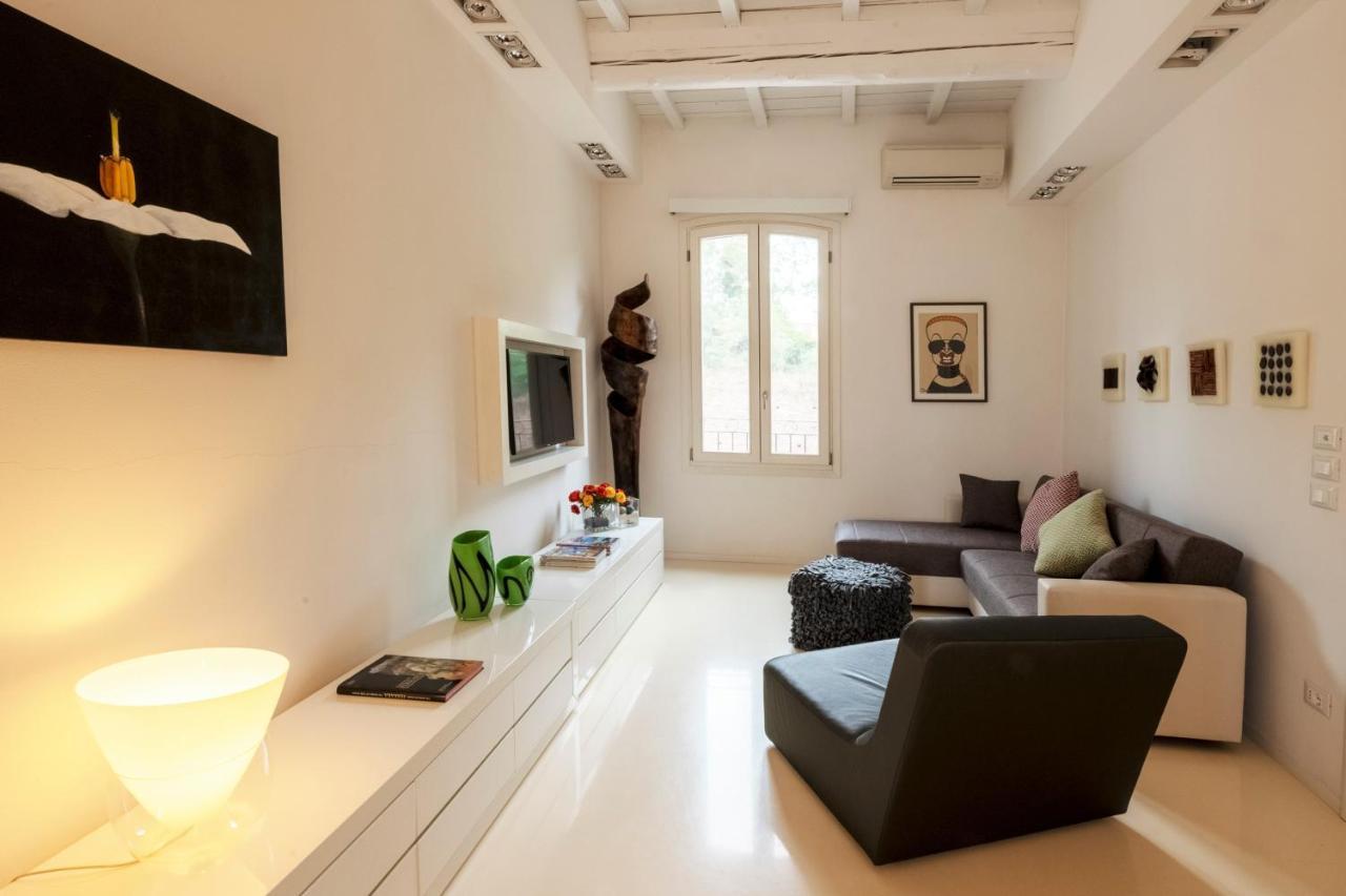 Charming Flat In Centro A Ferrara Con Posto Auto Exterior foto