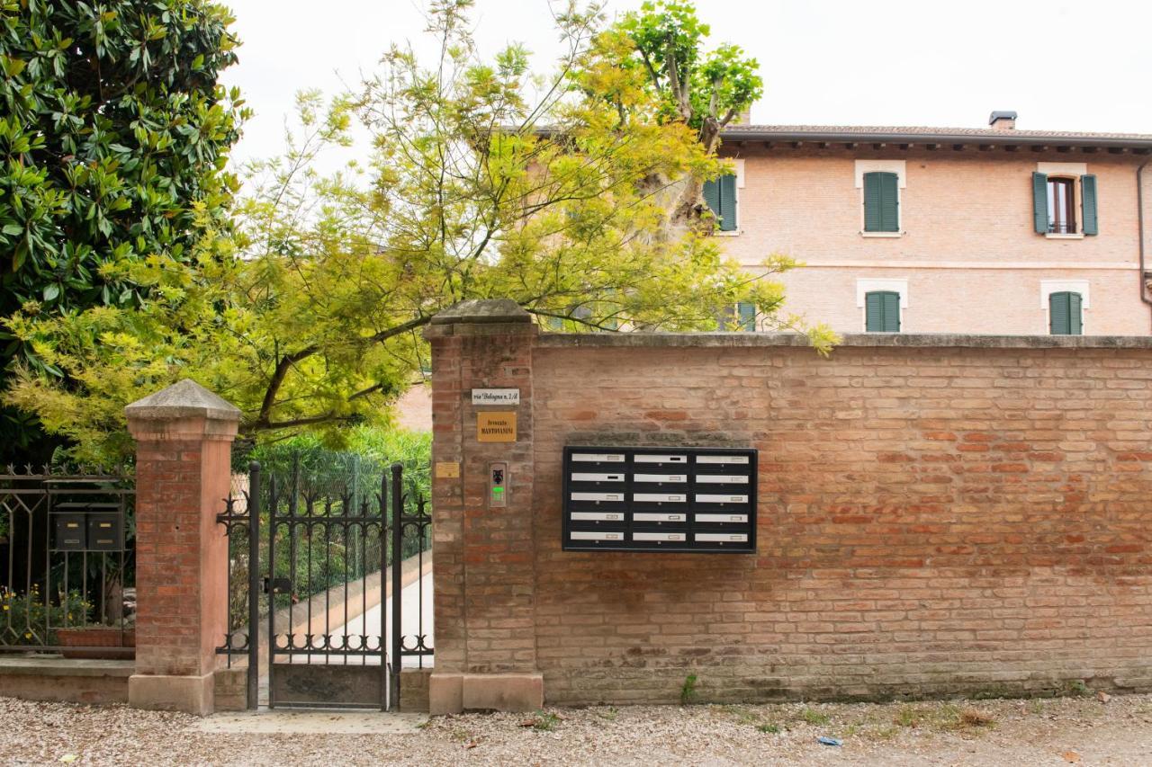 Charming Flat In Centro A Ferrara Con Posto Auto Exterior foto