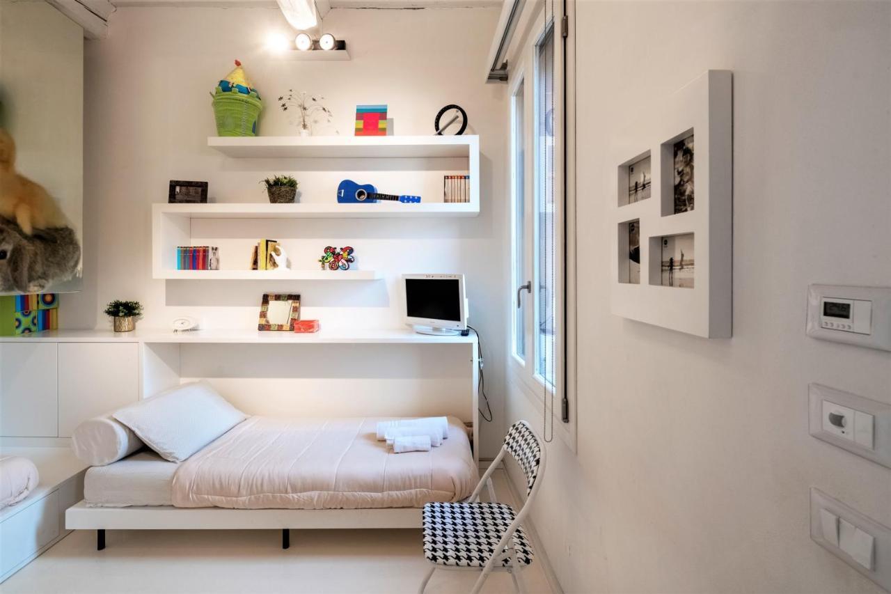 Charming Flat In Centro A Ferrara Con Posto Auto Exterior foto