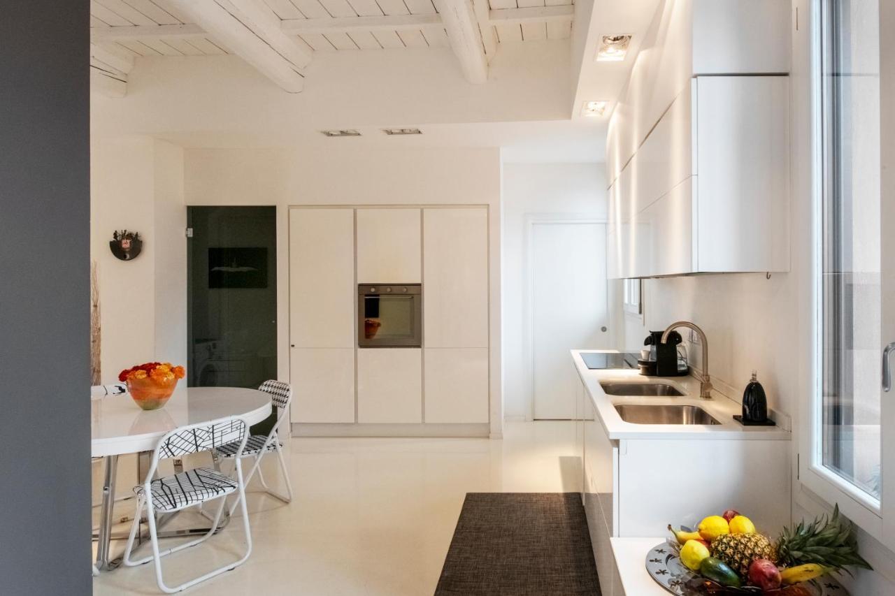 Charming Flat In Centro A Ferrara Con Posto Auto Exterior foto